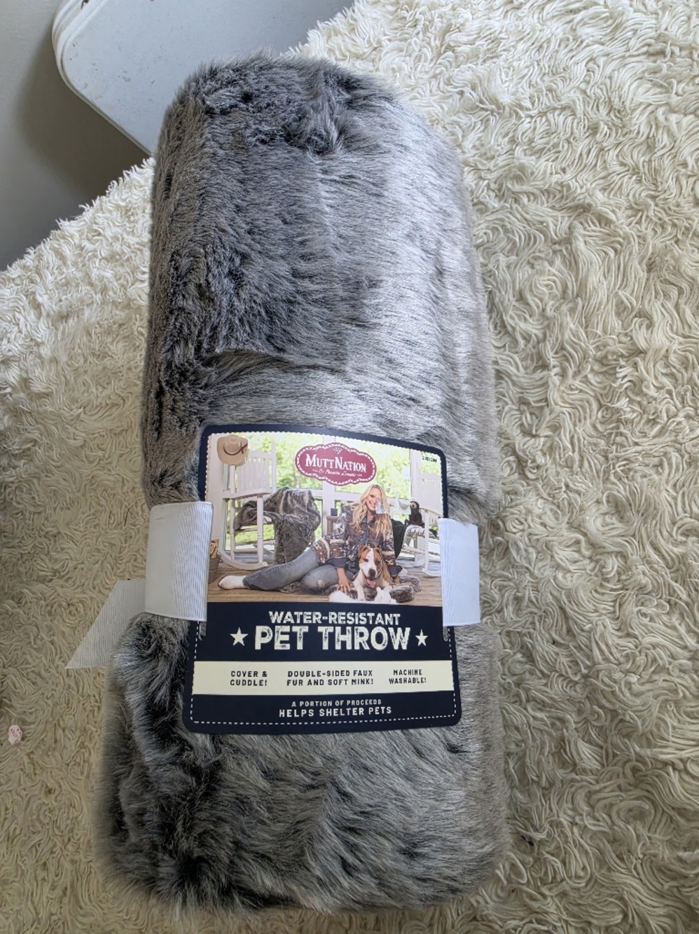 Water-Resistant Gray‎ Pet Throw